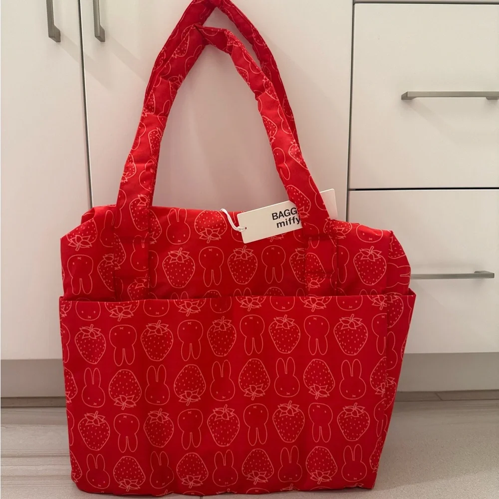 UO Baggu Miffy Small Cloud Carry-On Bag - Picture 4 of 8